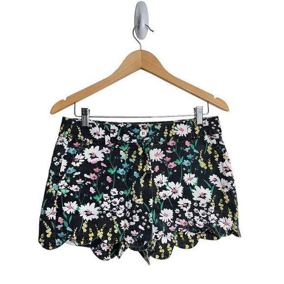 Crown & Ivy Shorts Womens Scalloped Black Floral Size 4‎ - Picture 1 of 9